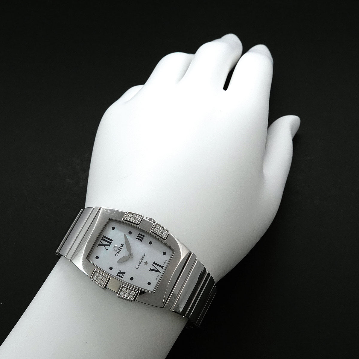 Constellation Quadrella 1586 70 Bezel Diamond White Shell Dial