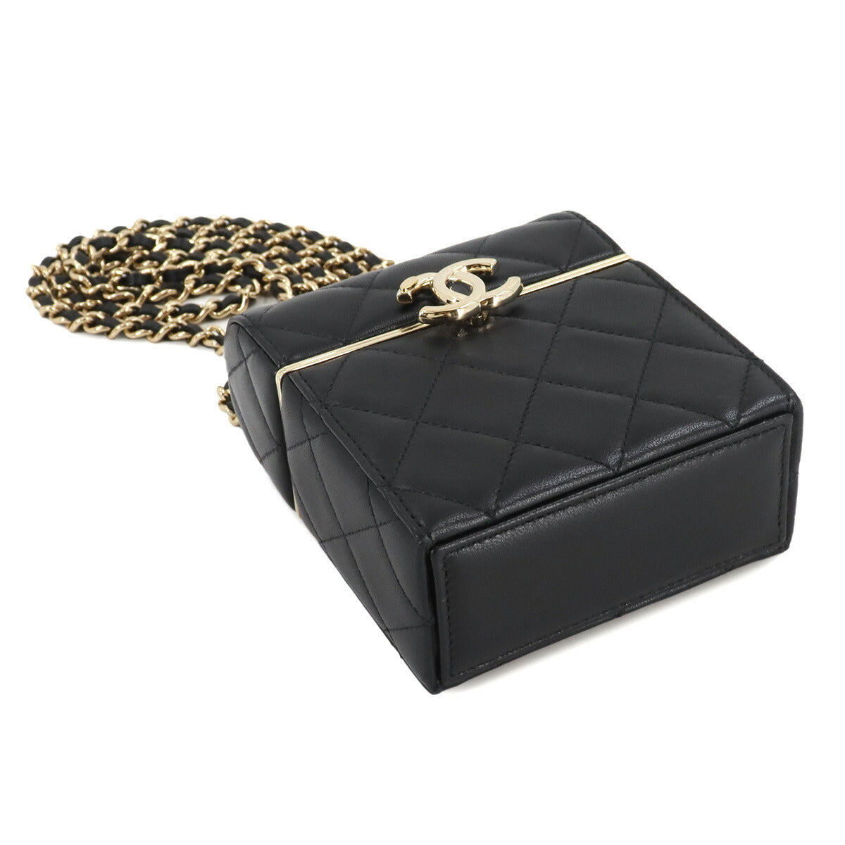 Matelasse Box type Chain Shoulder Bag Leather Black AP2656