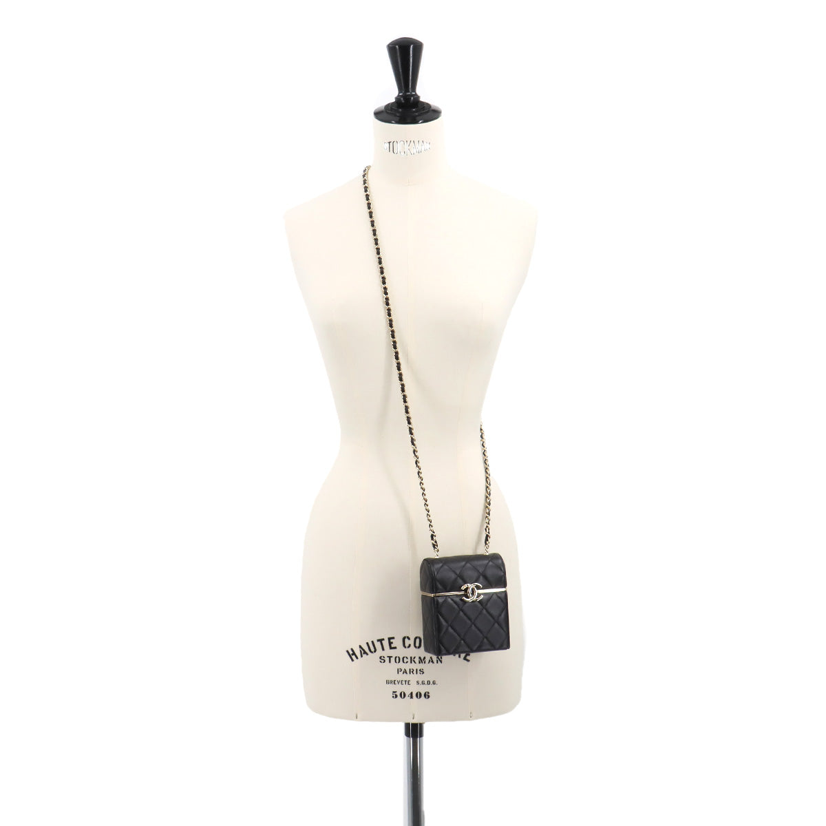 Matelasse Box type Chain Shoulder Bag Leather Black AP2656