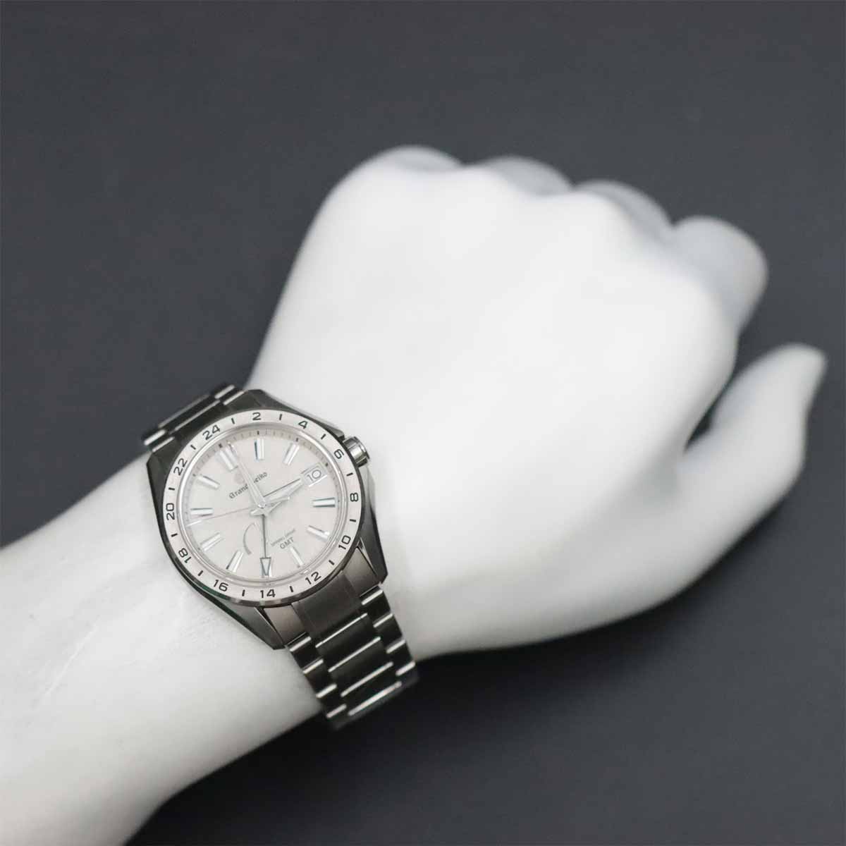 GS Evolution 9 Spring drive SBGE285 Date GMT Silver Dial