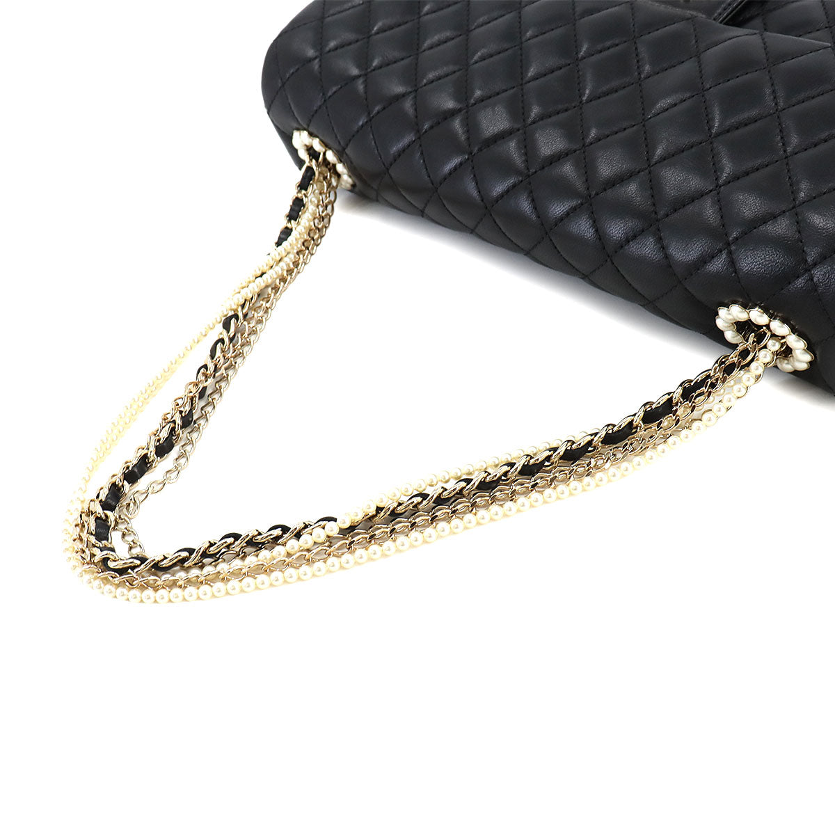 Matelasse Westminster Pearl motif Chain Shoulder Bag A39011