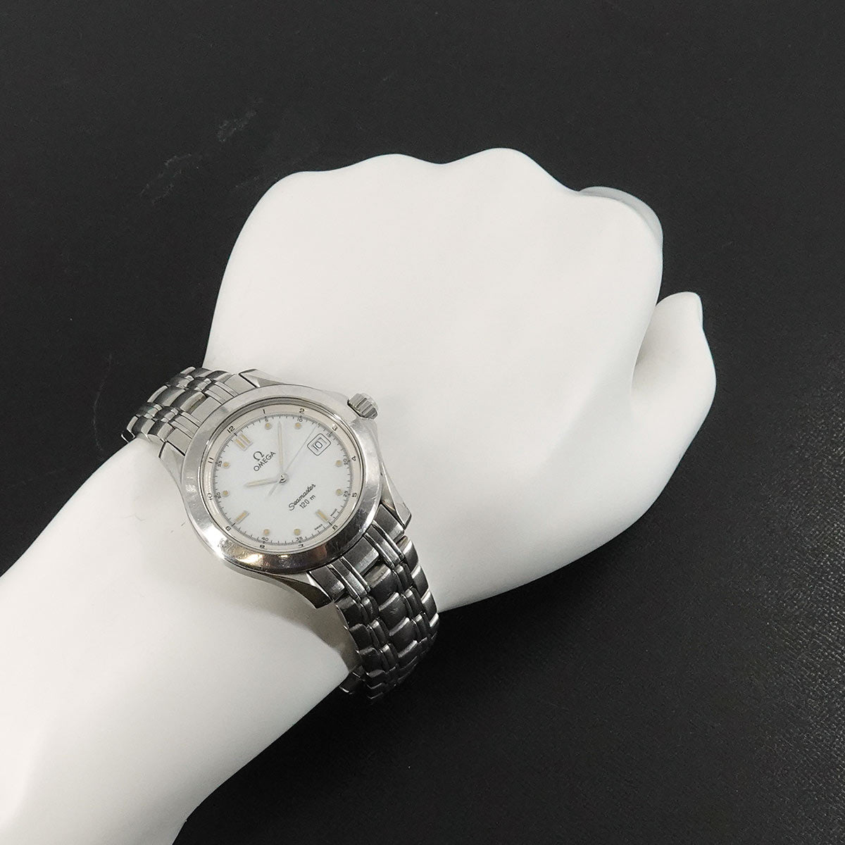 Seamaster 120 2571 20 Date Quartz White Dial Mens Watch