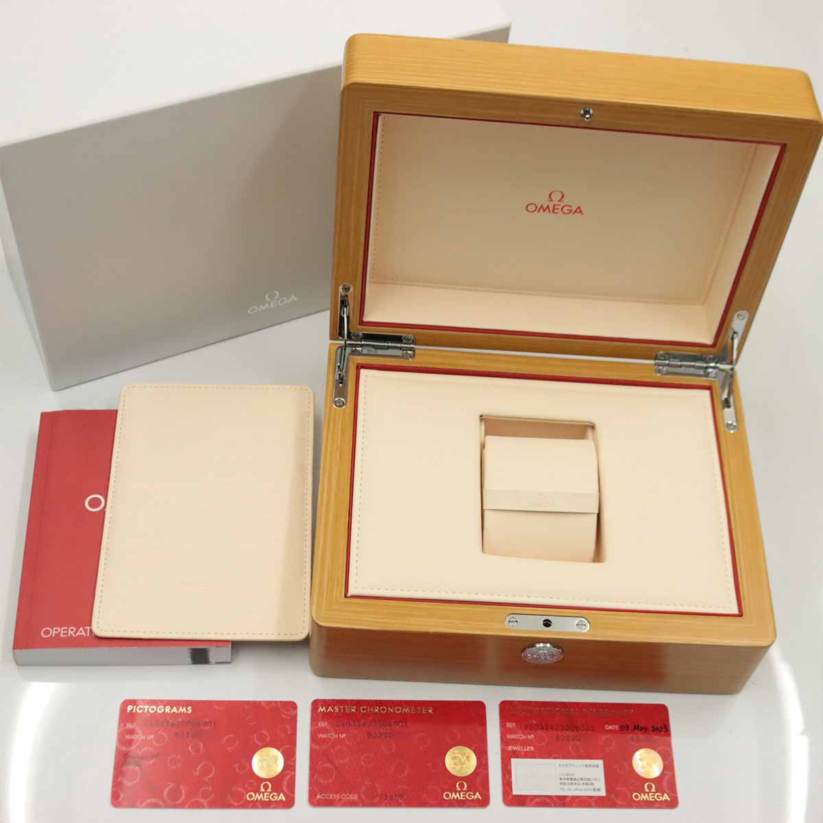 Seamaster 300 210 32 42 20 06 001 CO-AXIAL Date Gray Dial