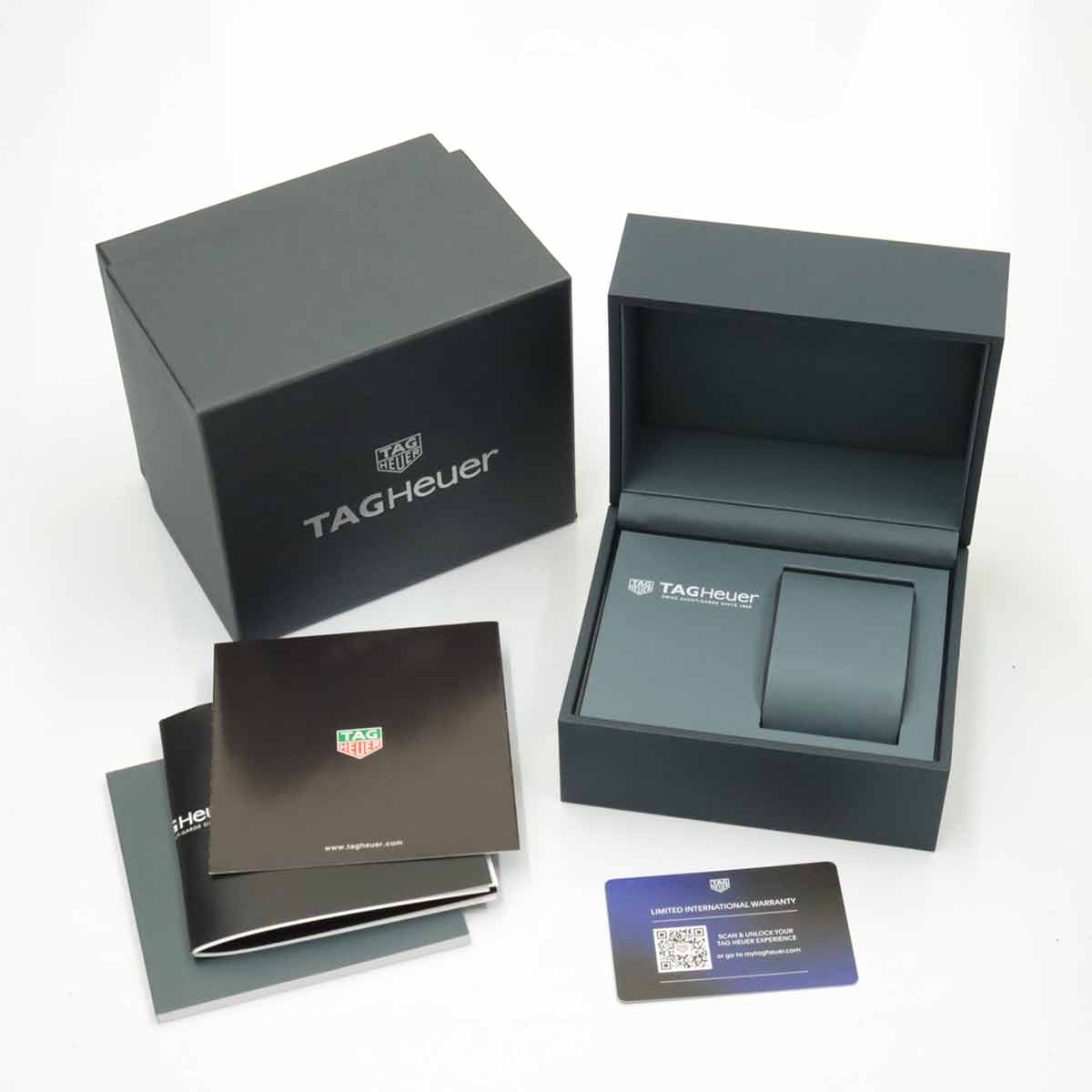 Aqua Racer WAY1321 YG Boys Quartz Black Dial Date