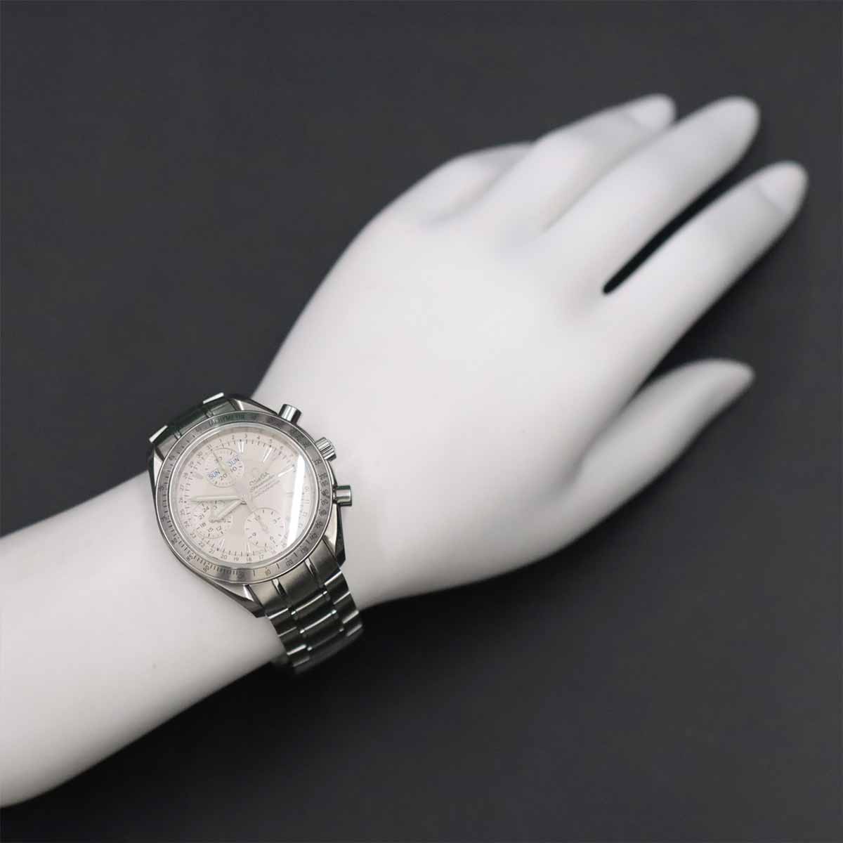 Speedmaster 3221 30 Triple calendar Chronograph Silver Dial