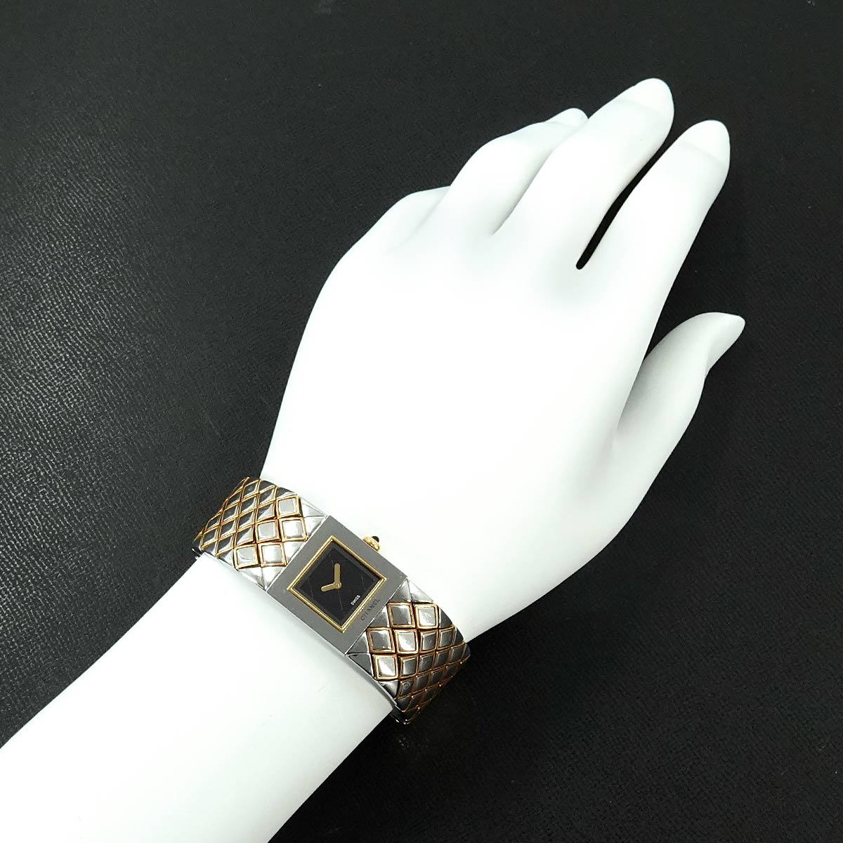 Matelasse Two Tones watch H0475 Quartz Black Dial Ladies