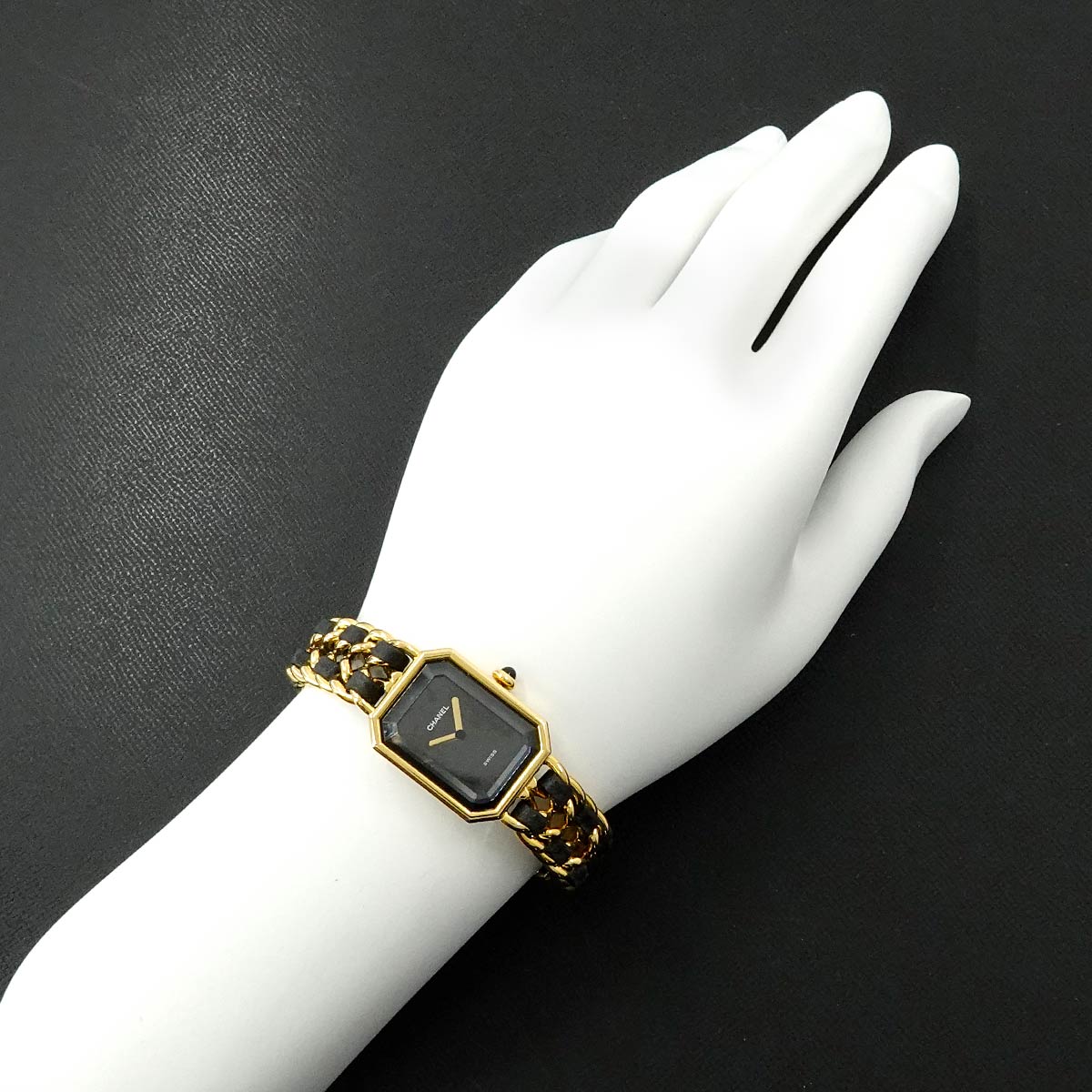 Premiere Size L H0001 Vintage Quartz Black Dial Ladies Watch