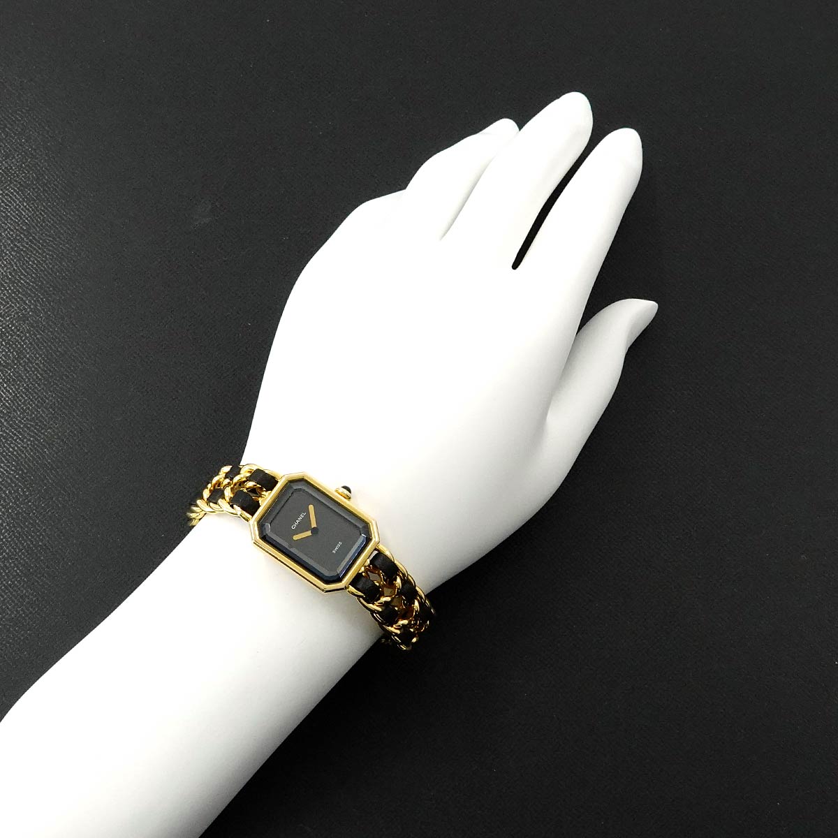 Premiere Size L H0001 Vintage Quartz Black Dial Ladies Watch