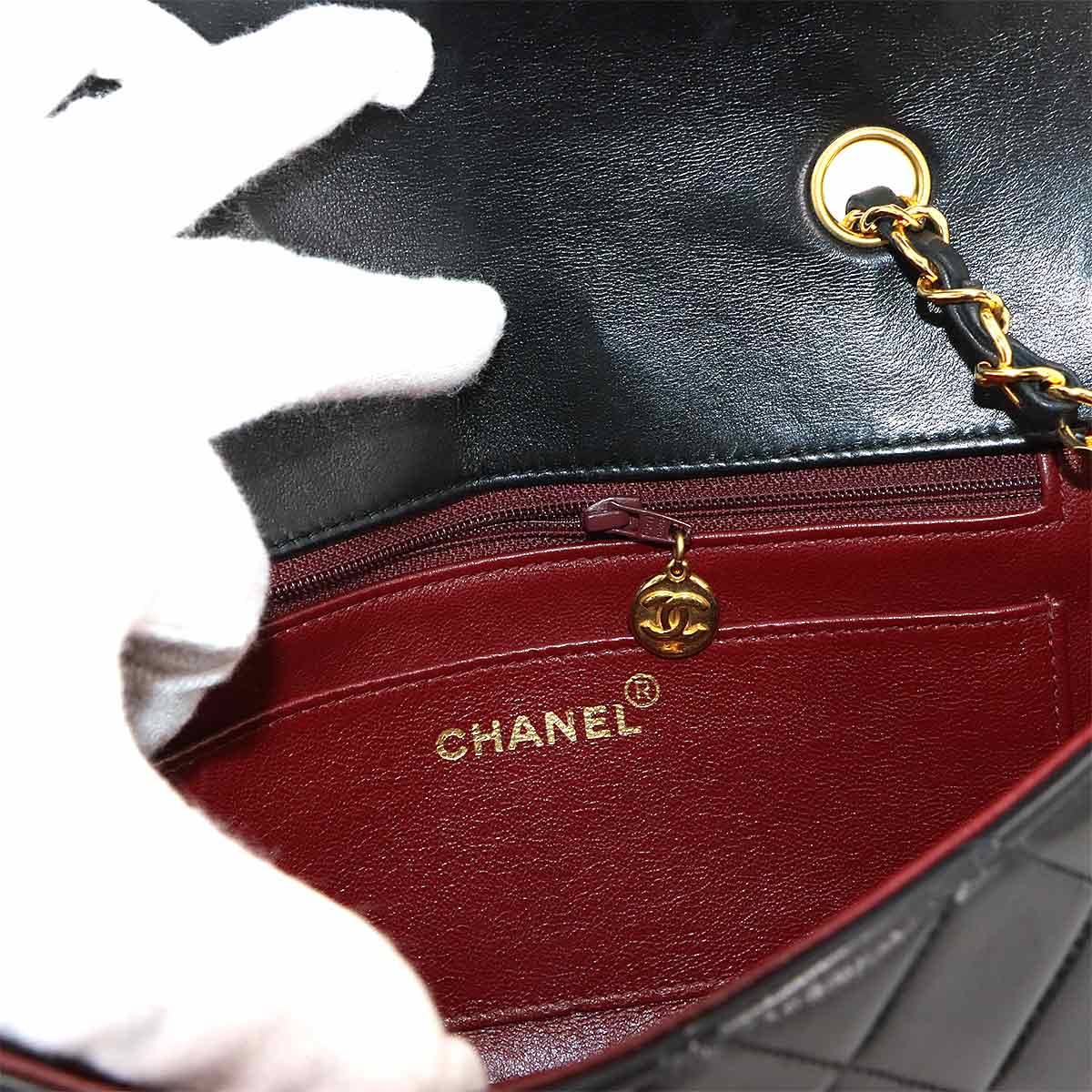 Diana Matelasse 22 Chain Shoulder Bag Leather A01164 Vintage