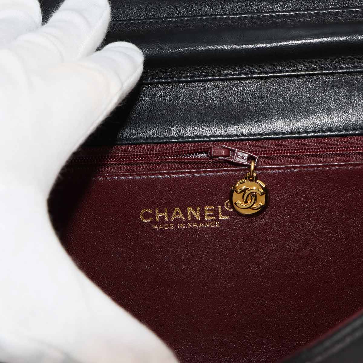 Matelasse Chain Shoulder Bag Leather Black Vintage Purse