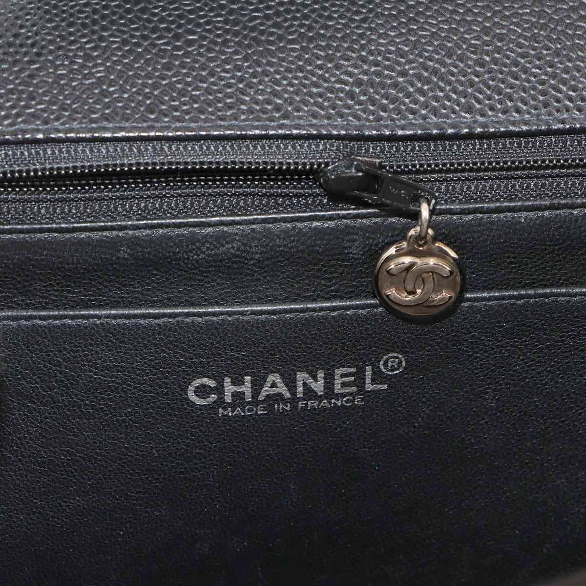 Matelasse 30 Chain Shoulder Bag Leather Black A28600