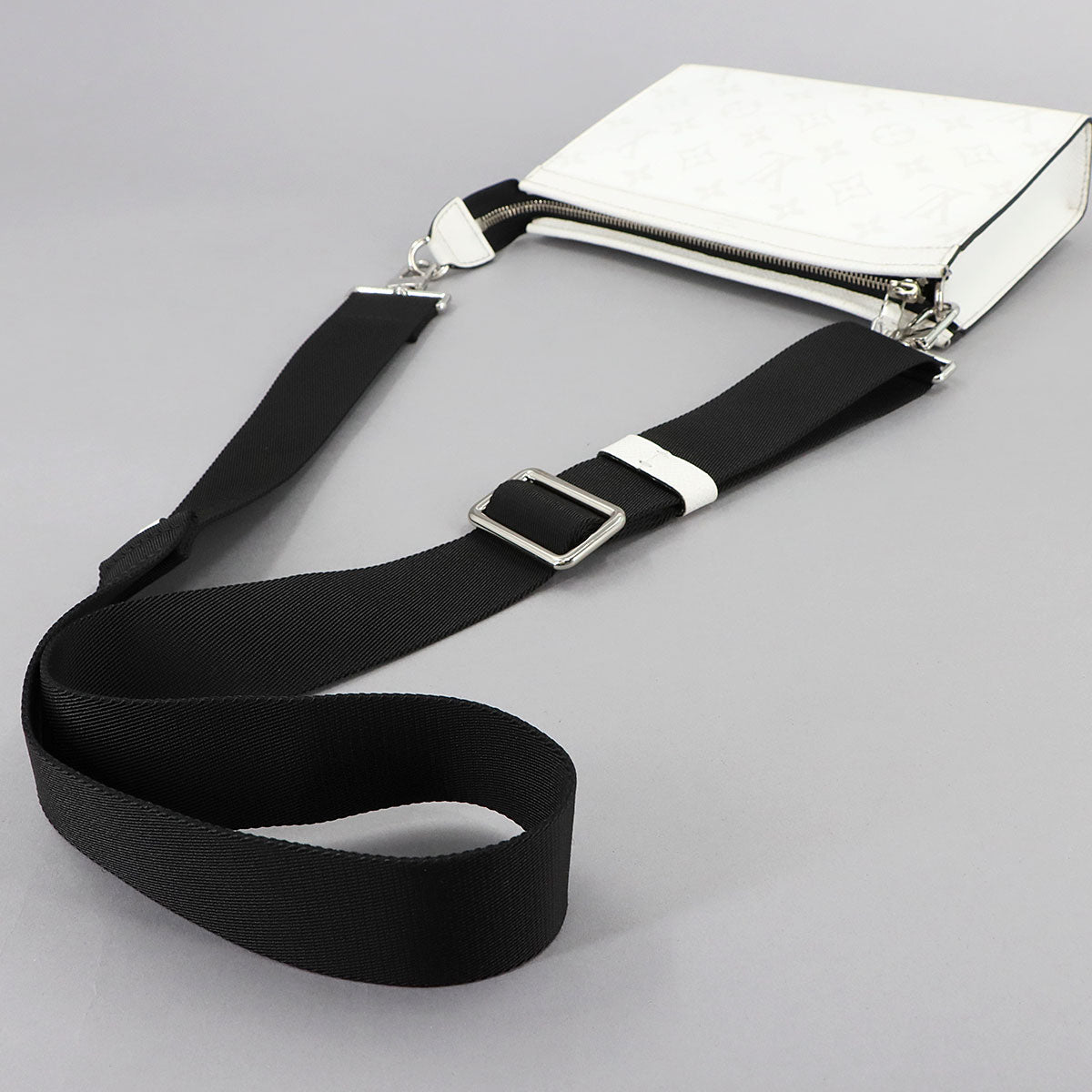 Taigarama Gaston Wearable Wallet Shoulder M30935 90280881