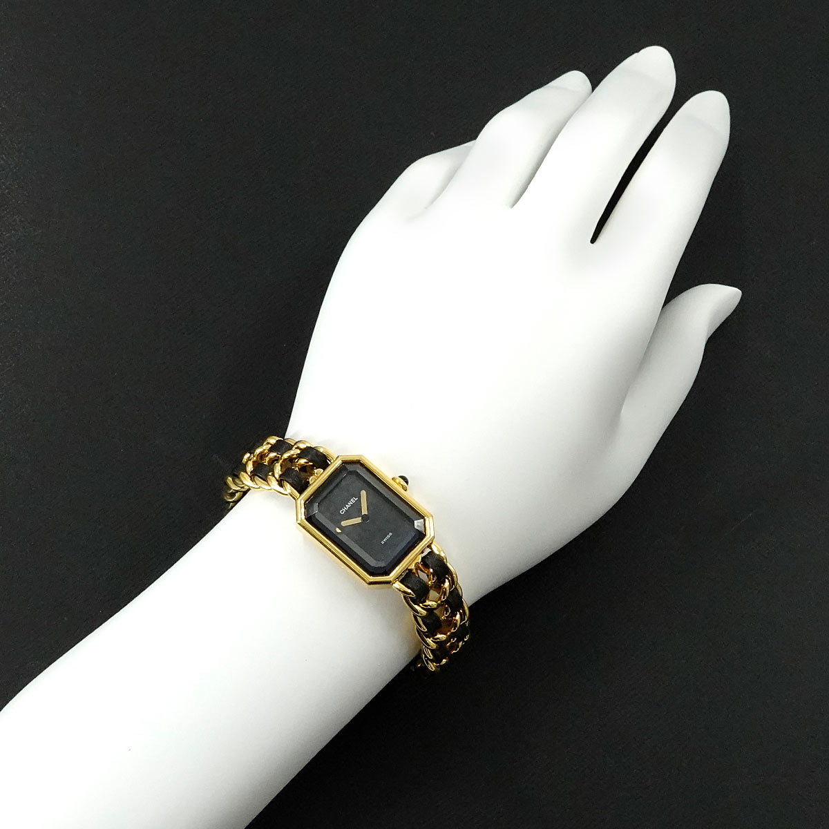 Premiere Size M H0001 Vintage Quartz Black Dial Ladies Watch