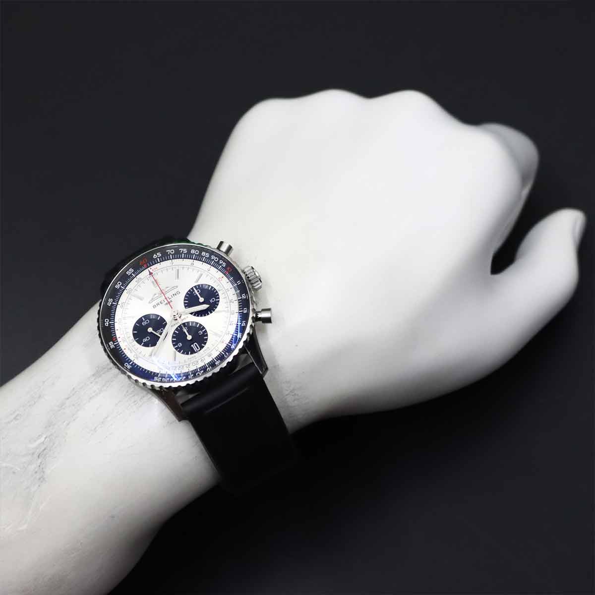 NavitimerB01 Chronograph43 AB0138 Automatic Silver Dial