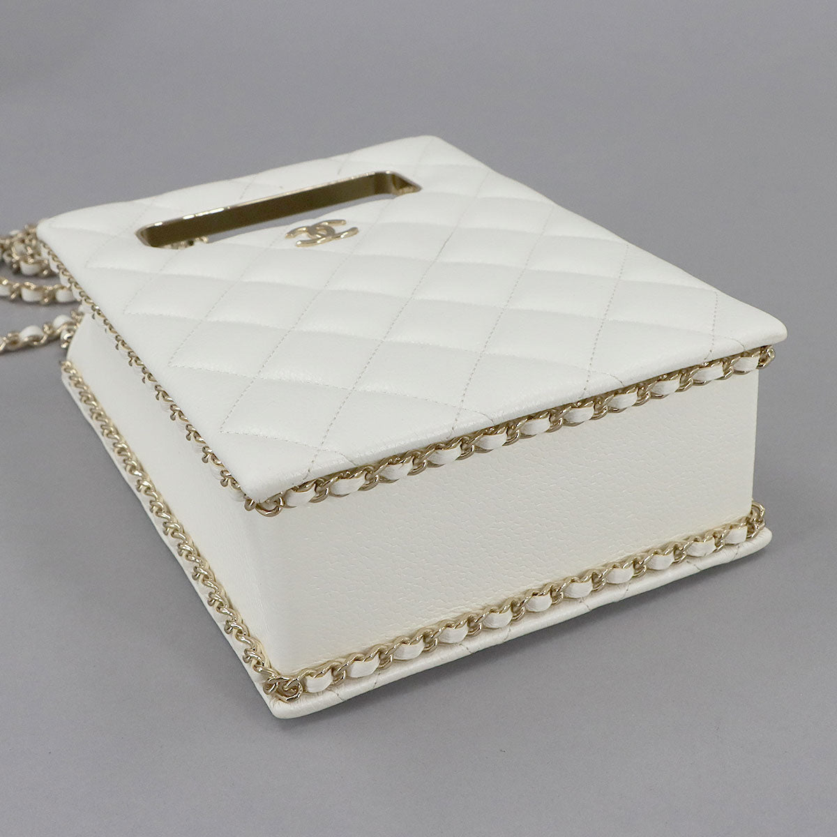 Matelasse Chain Shoulder Bag Leather White AS3314