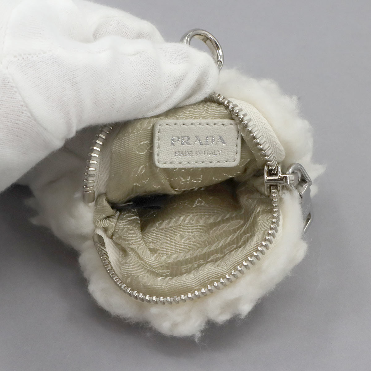 Re-Edition 2005 Shoulder Bag Wool Silk Cashmere White 1BH204