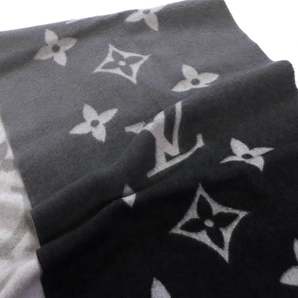 Reykjavik Gradient Scarf Cashmere 100% Grey M76336