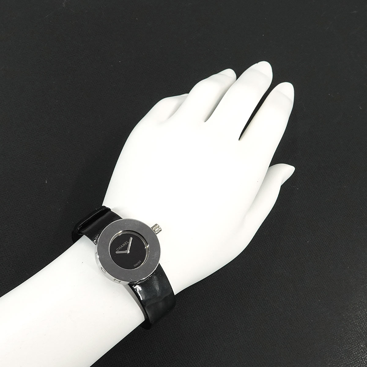 La Ronde H0579 Quartz Black Dial Enamel Ladies Watch