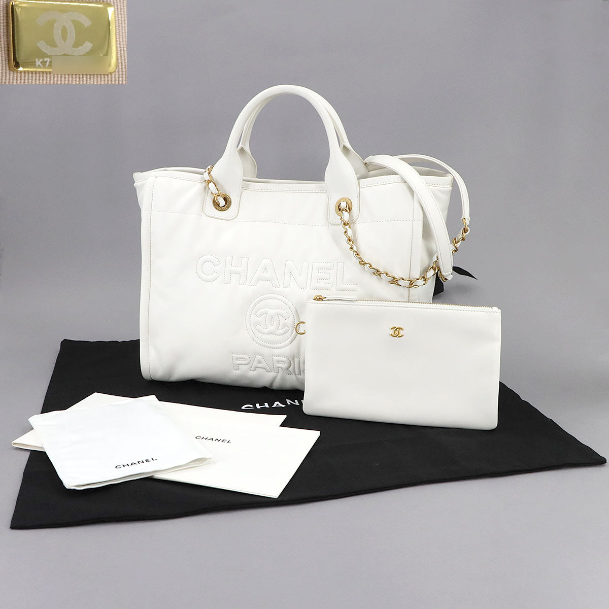 Deauville Tote Chain Shoulder Bag Leather White AS3351