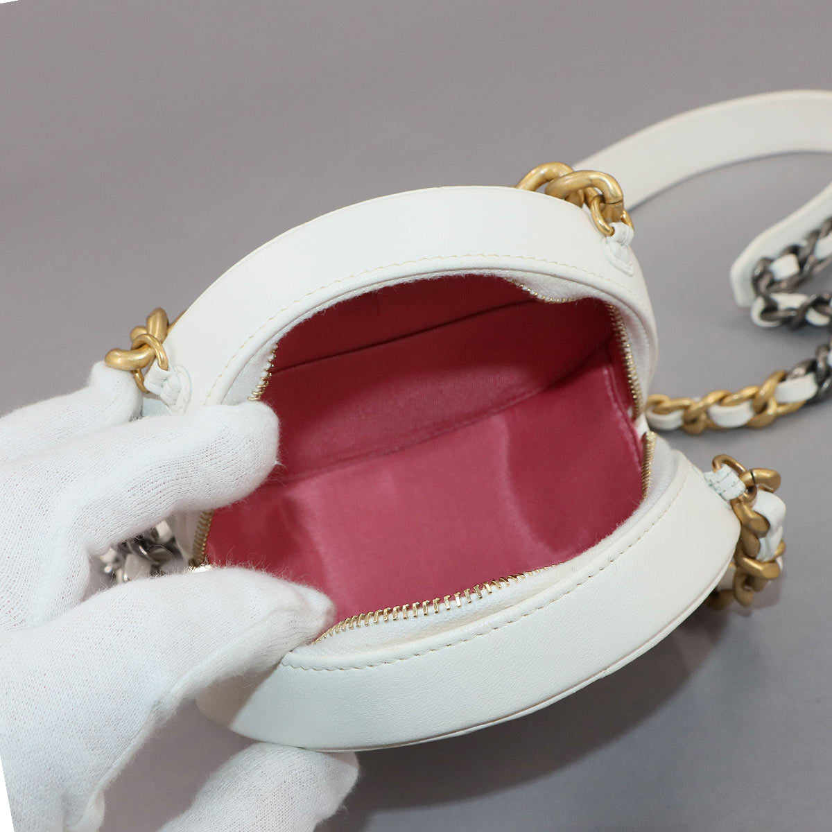 CHANEL 19 Round Clutch Chain Shoulder Bag Leather Red AP0945 Purse 90287710