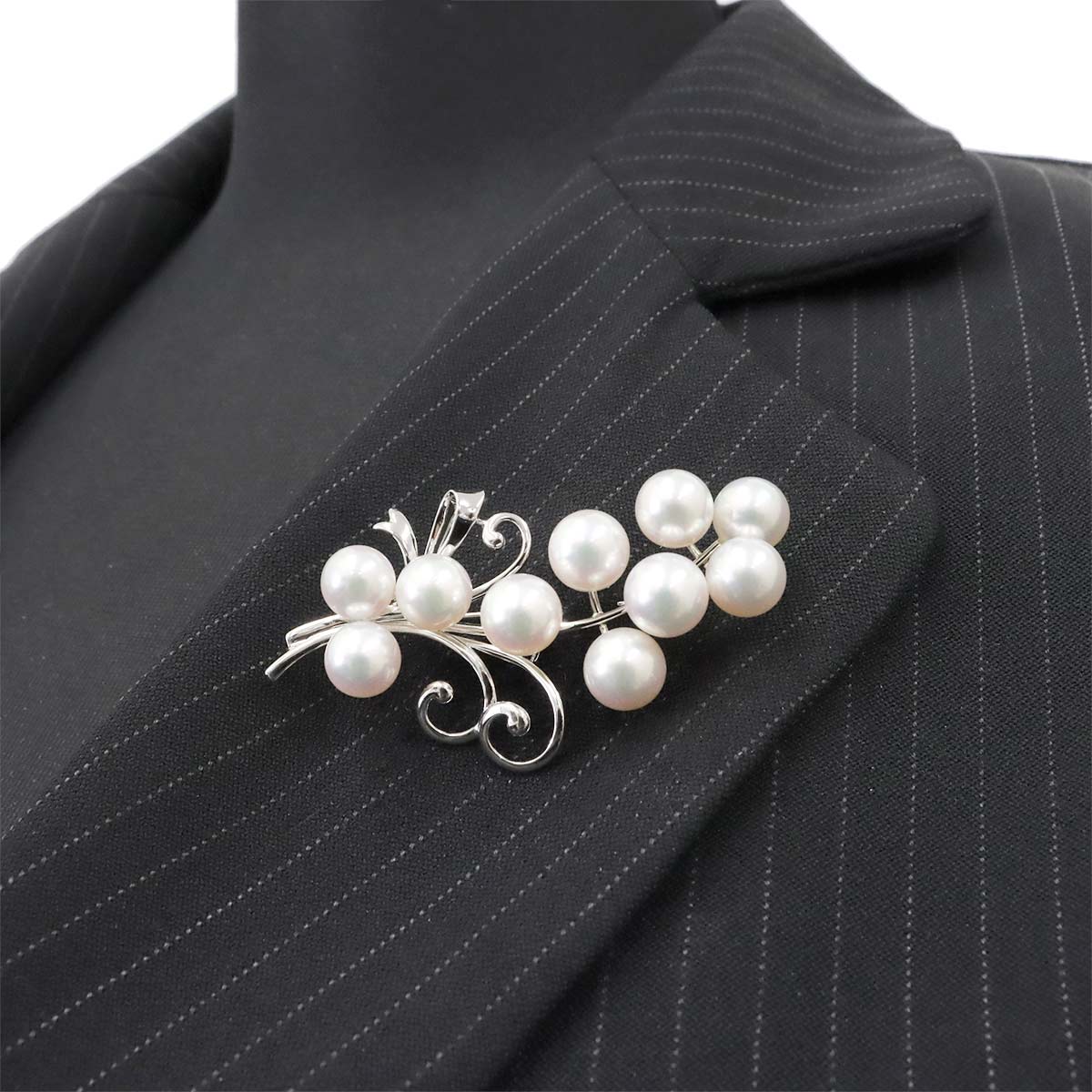 Akoya Pearl 8.3-7.8mm Brooch 18K White Gold 750