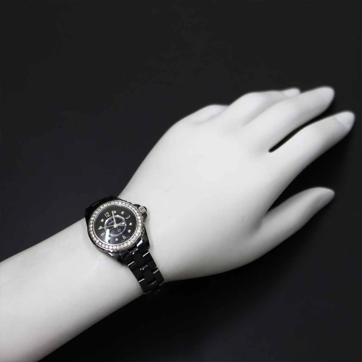 J12 H2571 Diamond Bezel Black Ceramic Quartz 29mm Ladies