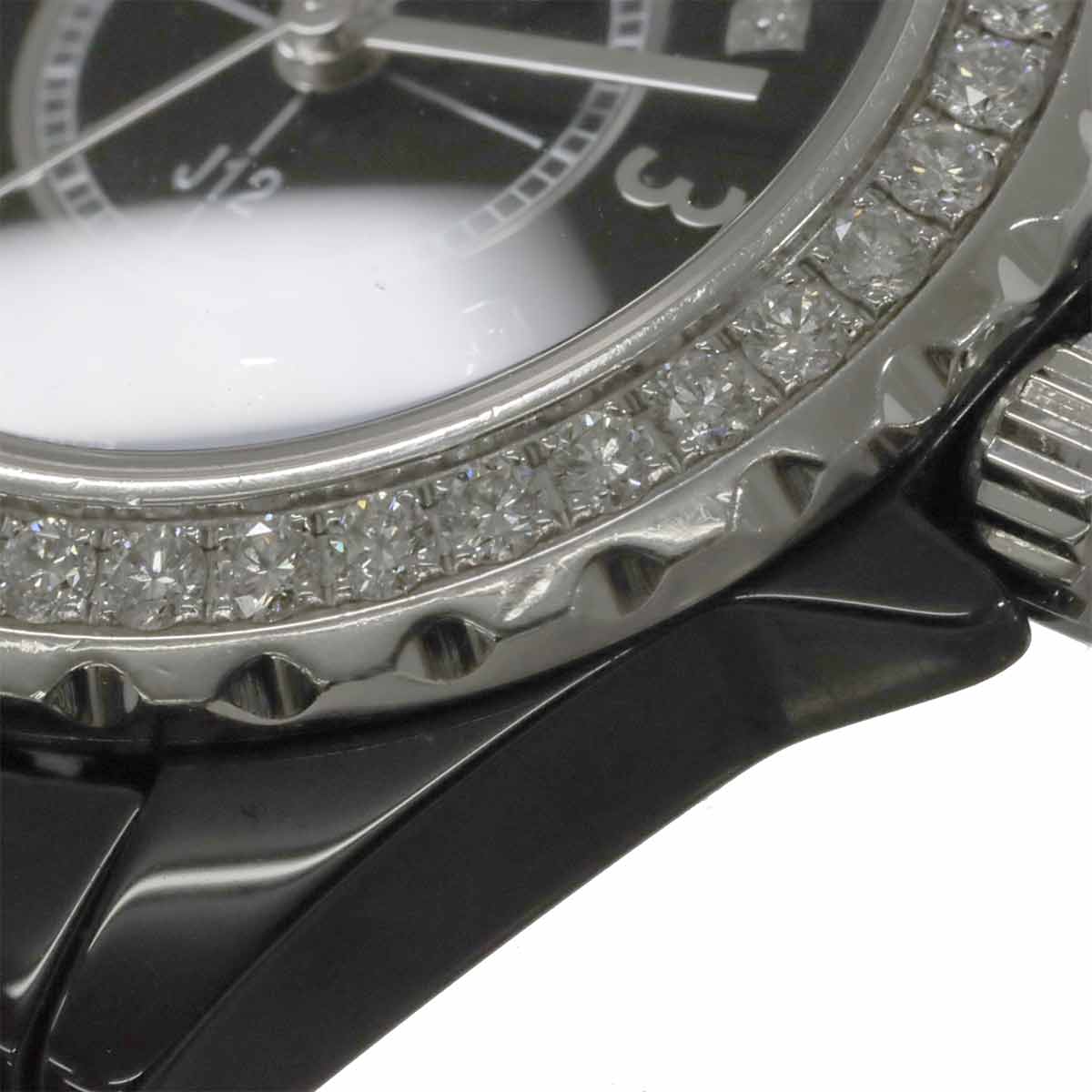 J12 H2571 Diamond Bezel Black Ceramic Quartz 29mm Ladies