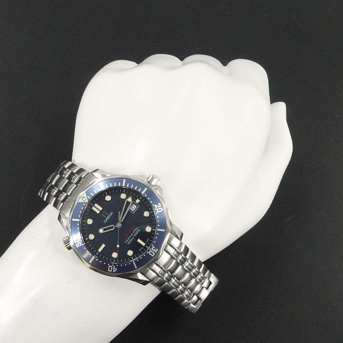 Seamaster Professional 2221 80 300m Quartz Blue Dial Mens