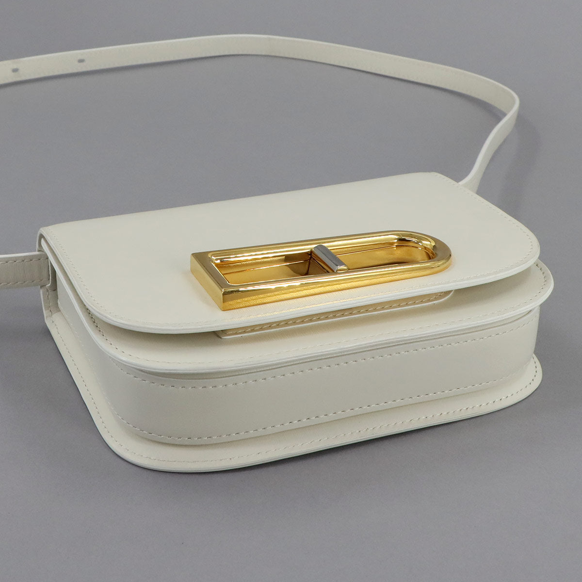 Lingot Small Shoulder Bag Leather White Purse