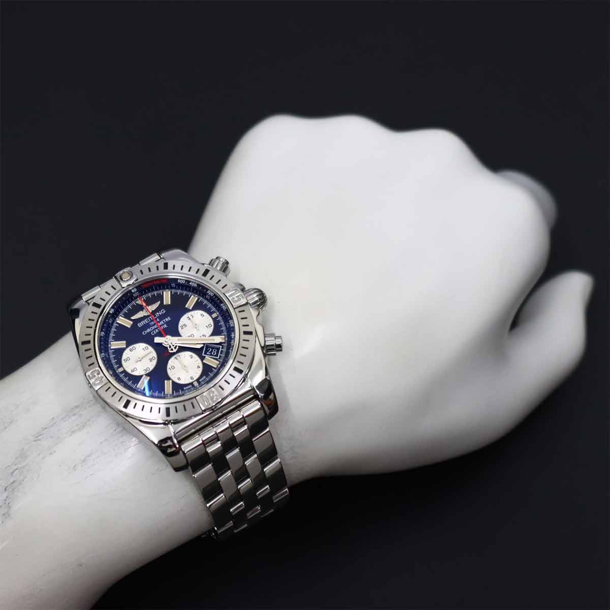 Chronomat 44 Airborne AB0115 Limited Black Silver Dial Mens