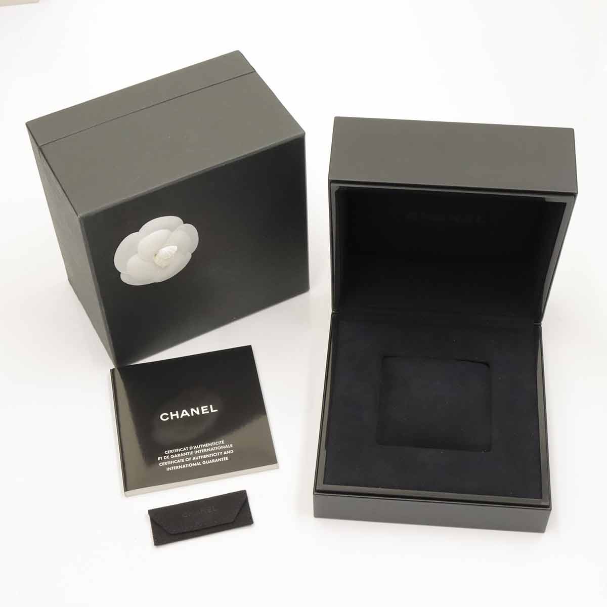 J12 33mm H0967 Bezel Diamond Quartz White Dial Ladies Watch