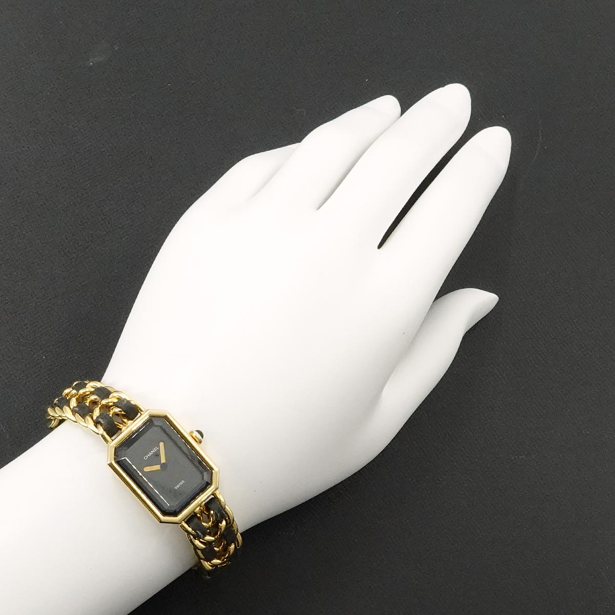 Premiere Size L H0001 Vintage Quartz Black Dial Ladies Watch