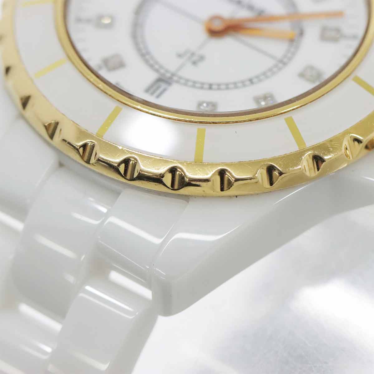 J12 33mm H2181 11P Diamond Yellow Gold Quartz White Dial