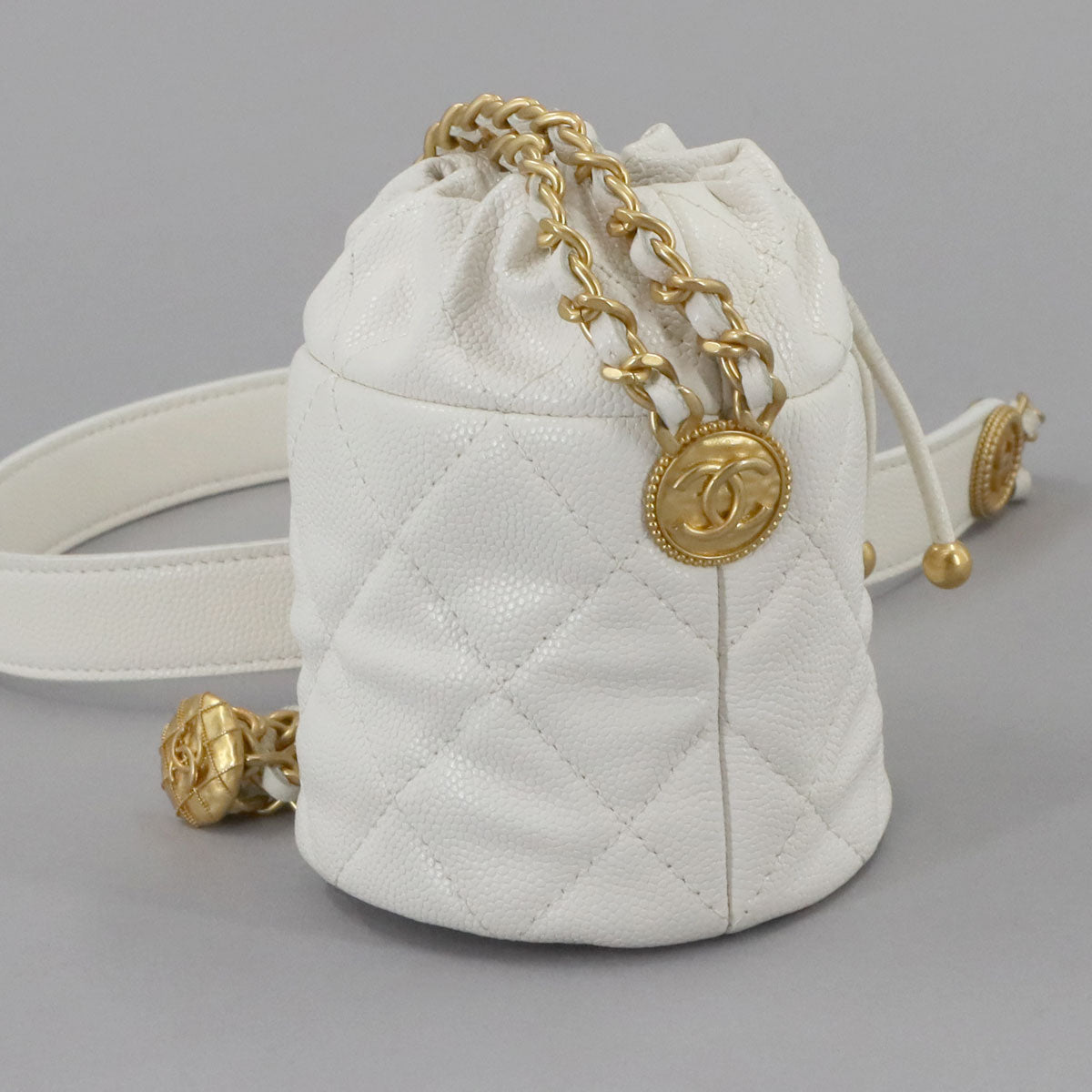 Matelase Chain Shoulder Bag Leather White