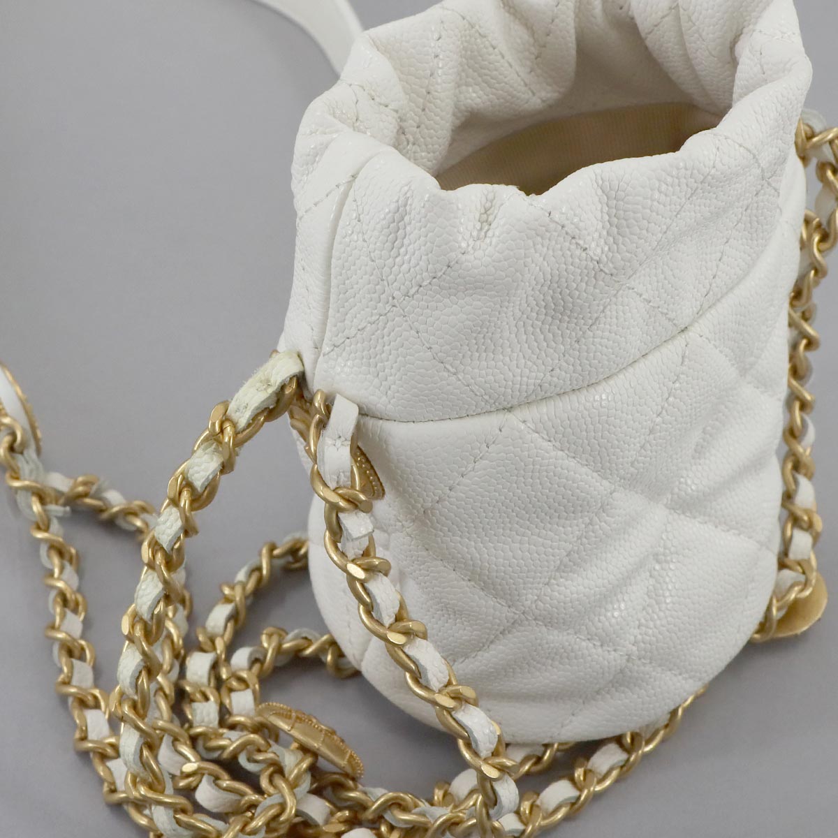Matelase Chain Shoulder Bag Leather White
