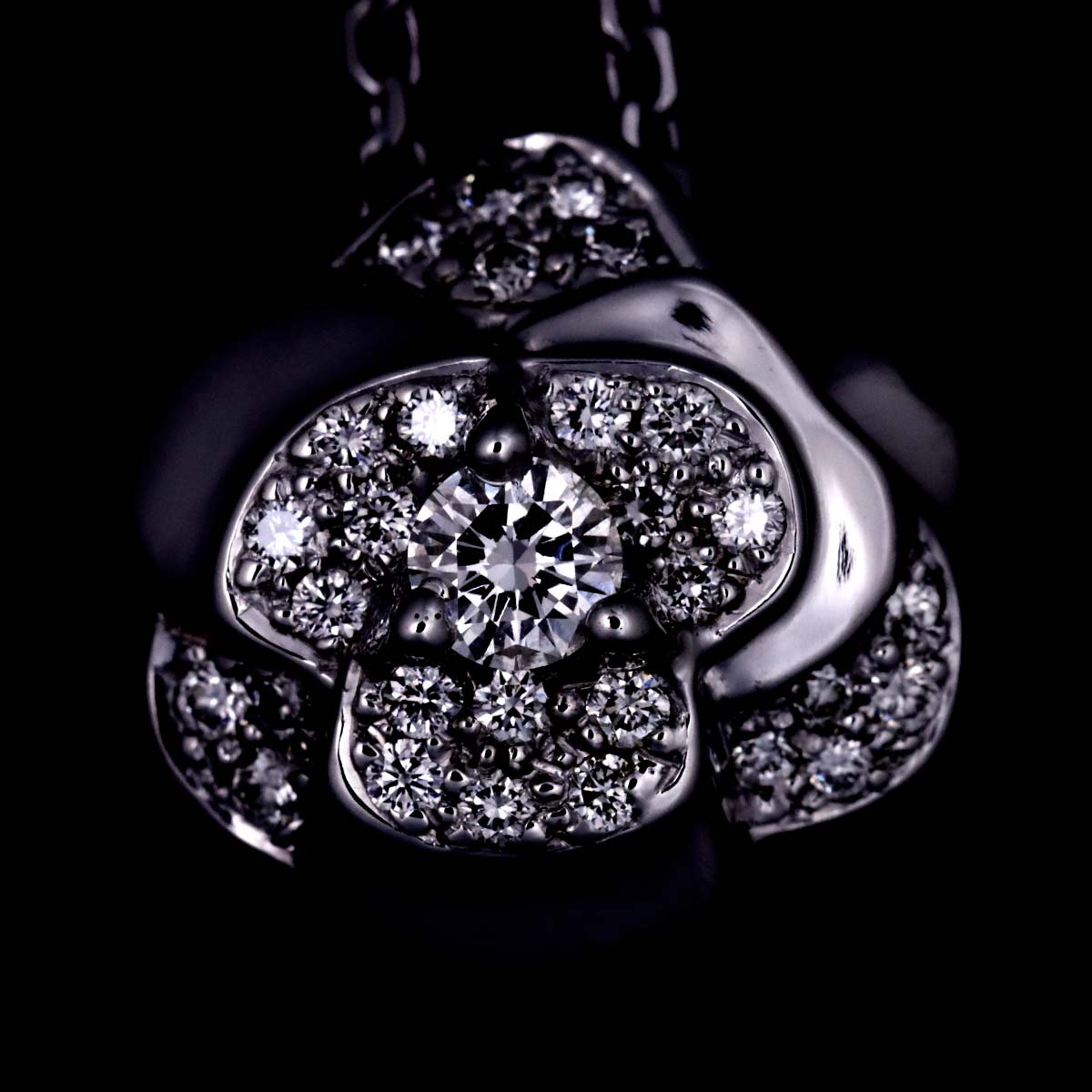 Camelia Necklace Diamond 18K White Gold 750