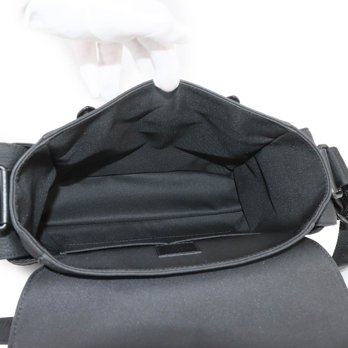 Christopher Messenger Shoulder Bag Leather Noir M58476