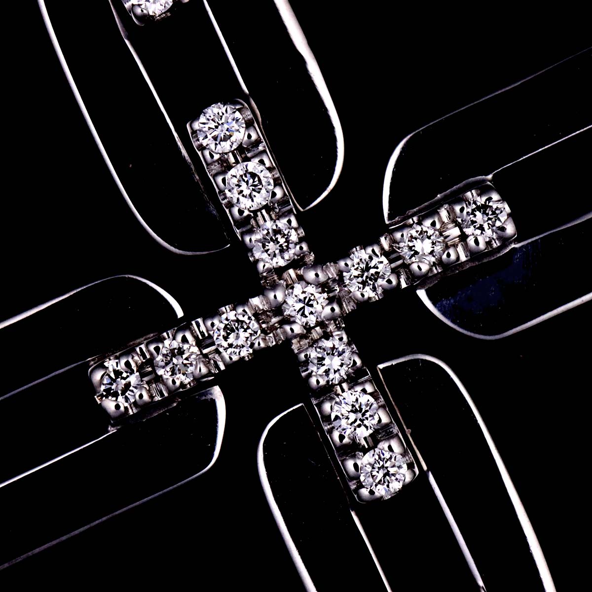 Diamond Cross Necklace 18K WG 750