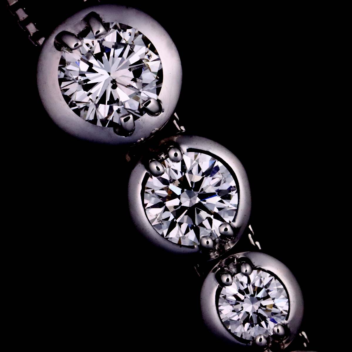 Trilogy Diamond 0.51ct/0.55ct Necklace 18K WG 750 Pt
