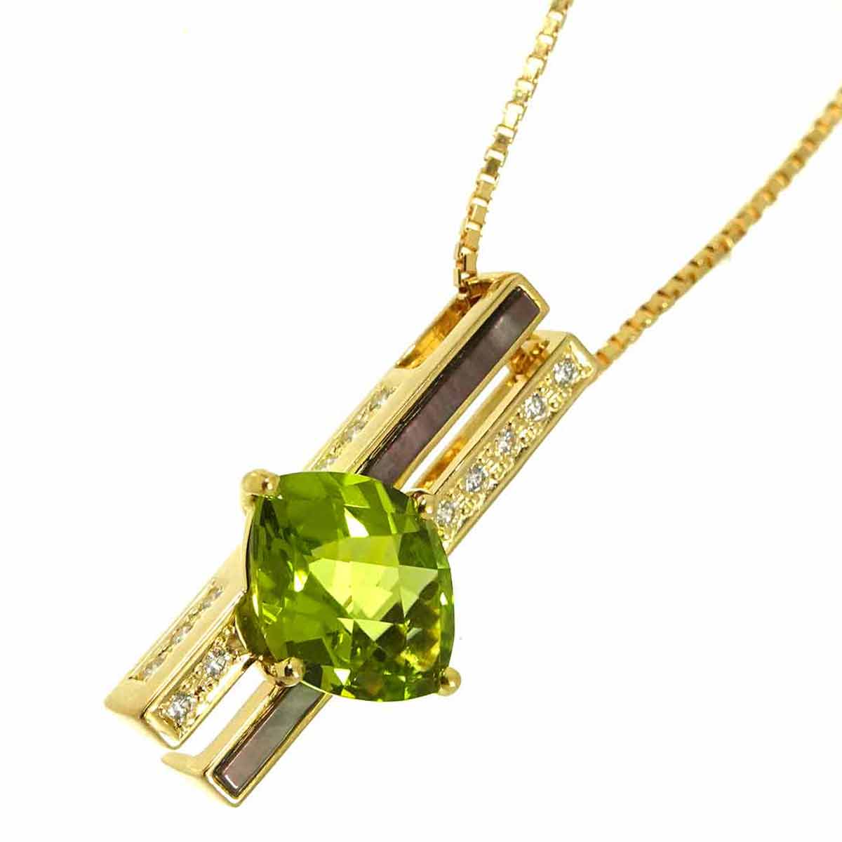 Peridot 3.07ct Diamond 0.17ct Mother of Pearl Necklace 18K YG