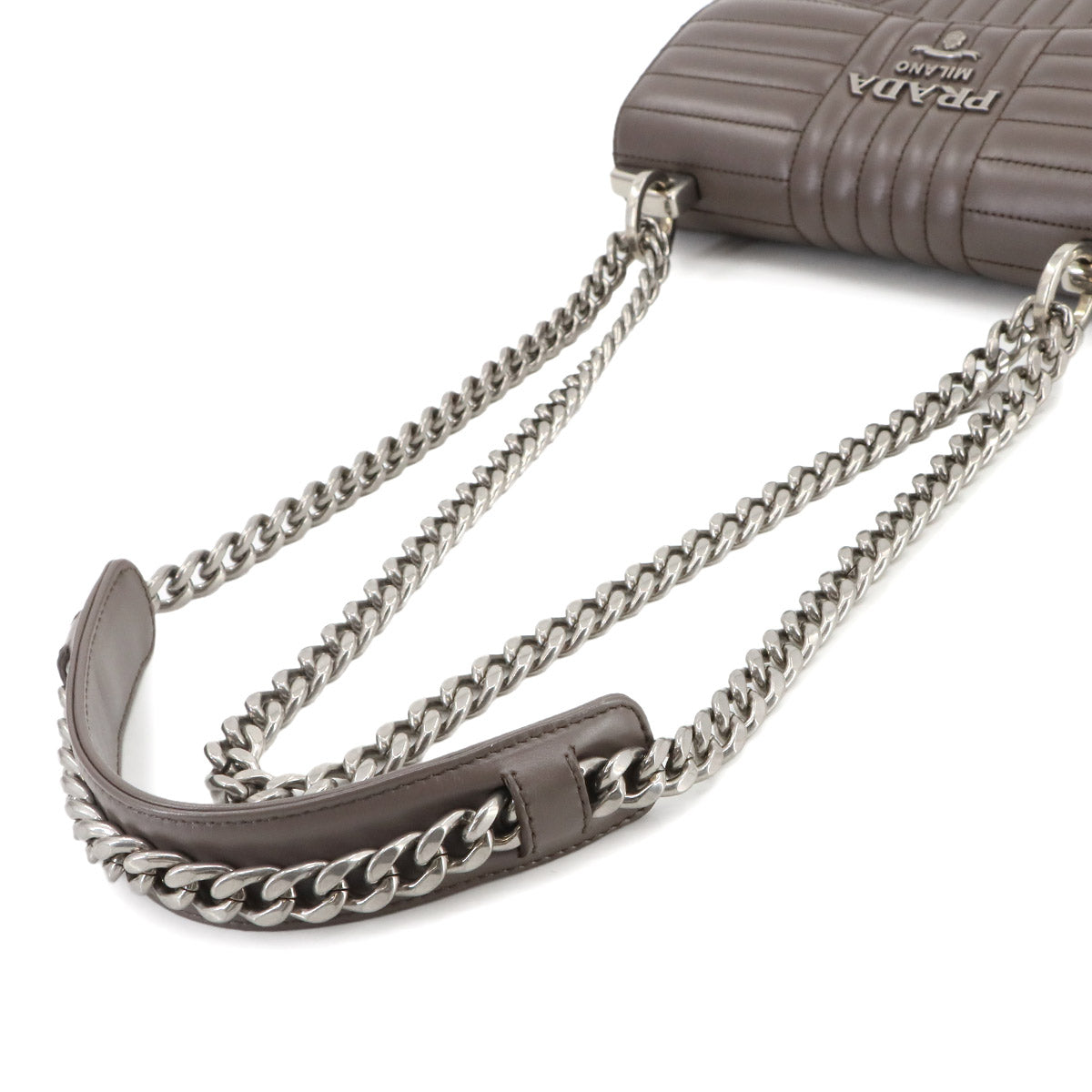 Diagramme Chain Shoulder Bag Leathear Gray 1BD201 Purse