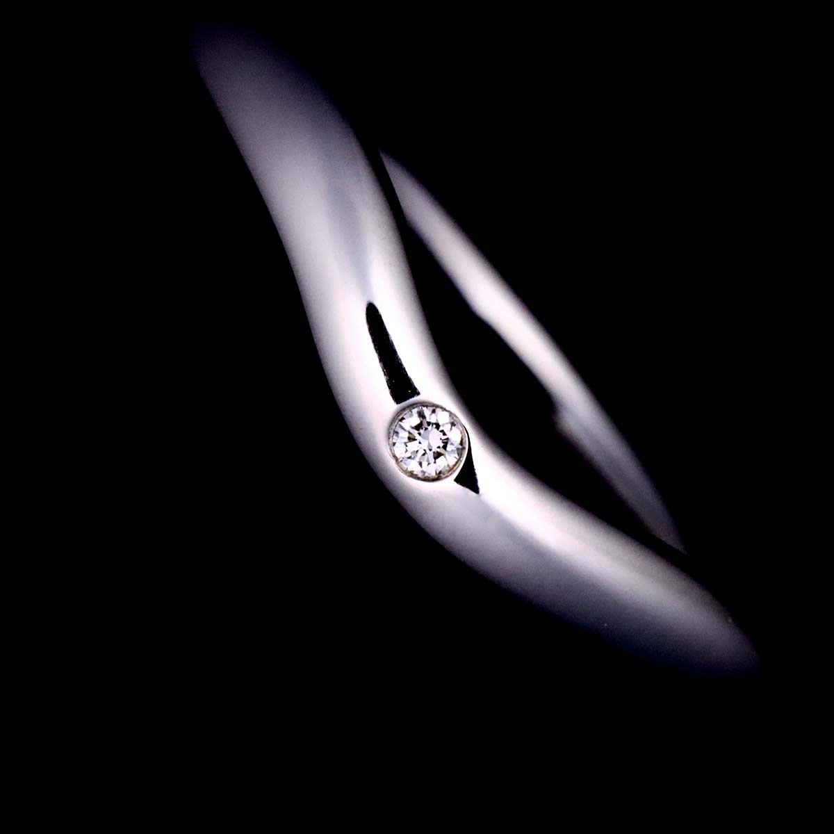 Curved Band Diamond Ring Platinum size4.75-5(US)