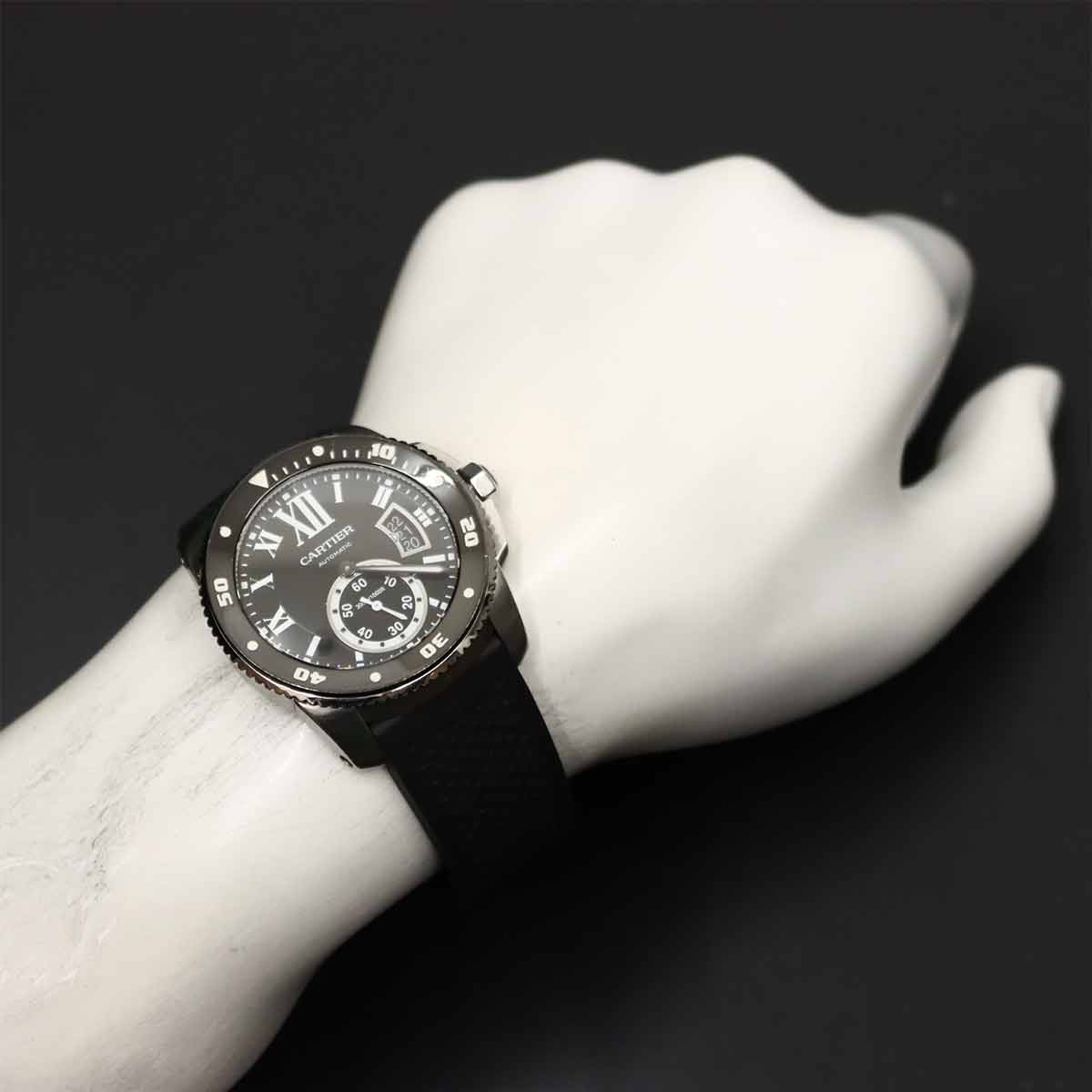 Calibre de Cartier Diver W7100056 Date Black Dial Mens Watch