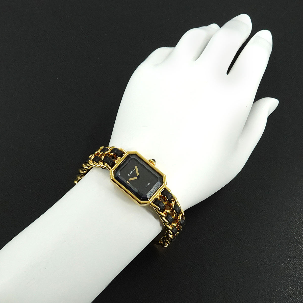 Premiere Size S H0001 Vintage Quartz Black Dial Ladies Watch
