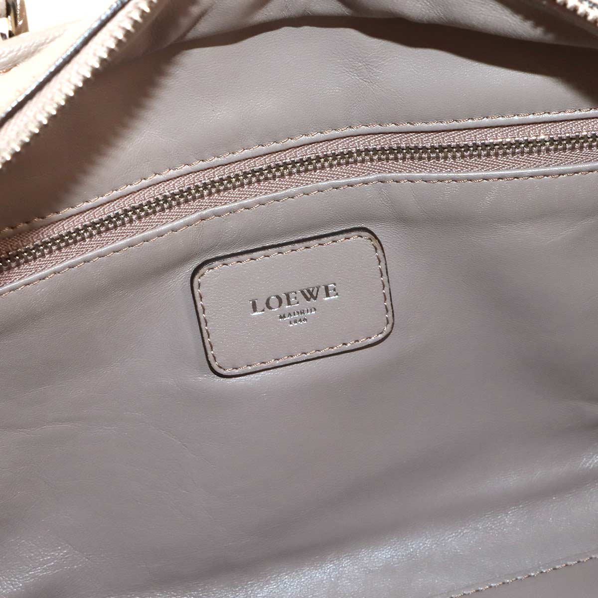 Amazona 28 Hand Bag Leather Beige Anagram Purse