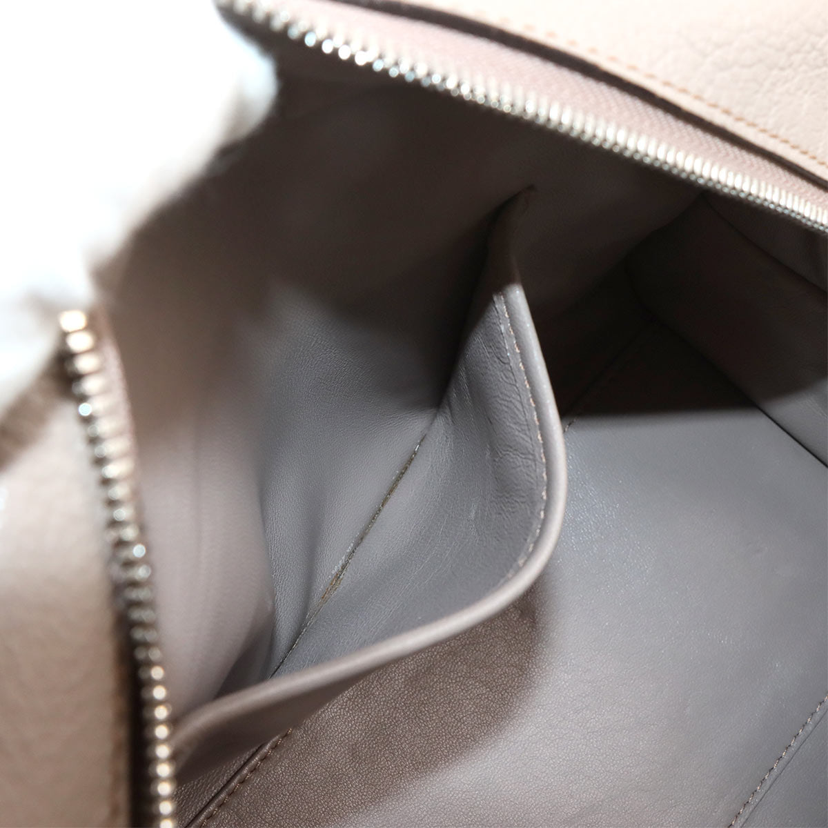 Amazona 28 Hand Bag Leather Beige Anagram Purse