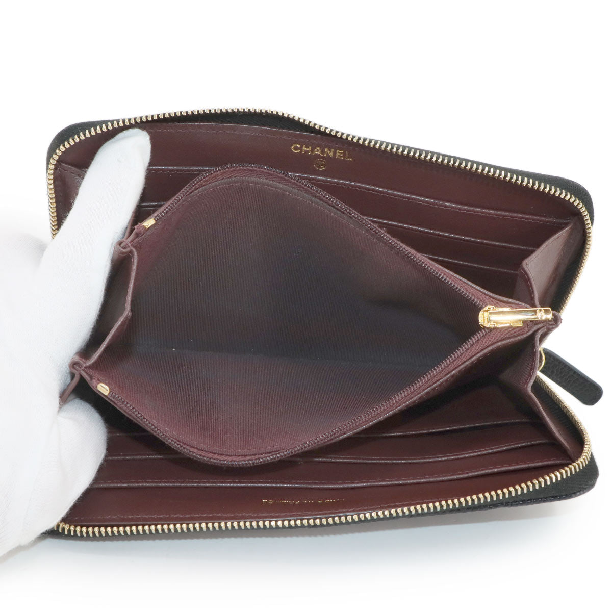 Matelasse Classic Long Zipped Wallet Leather Black AP0242