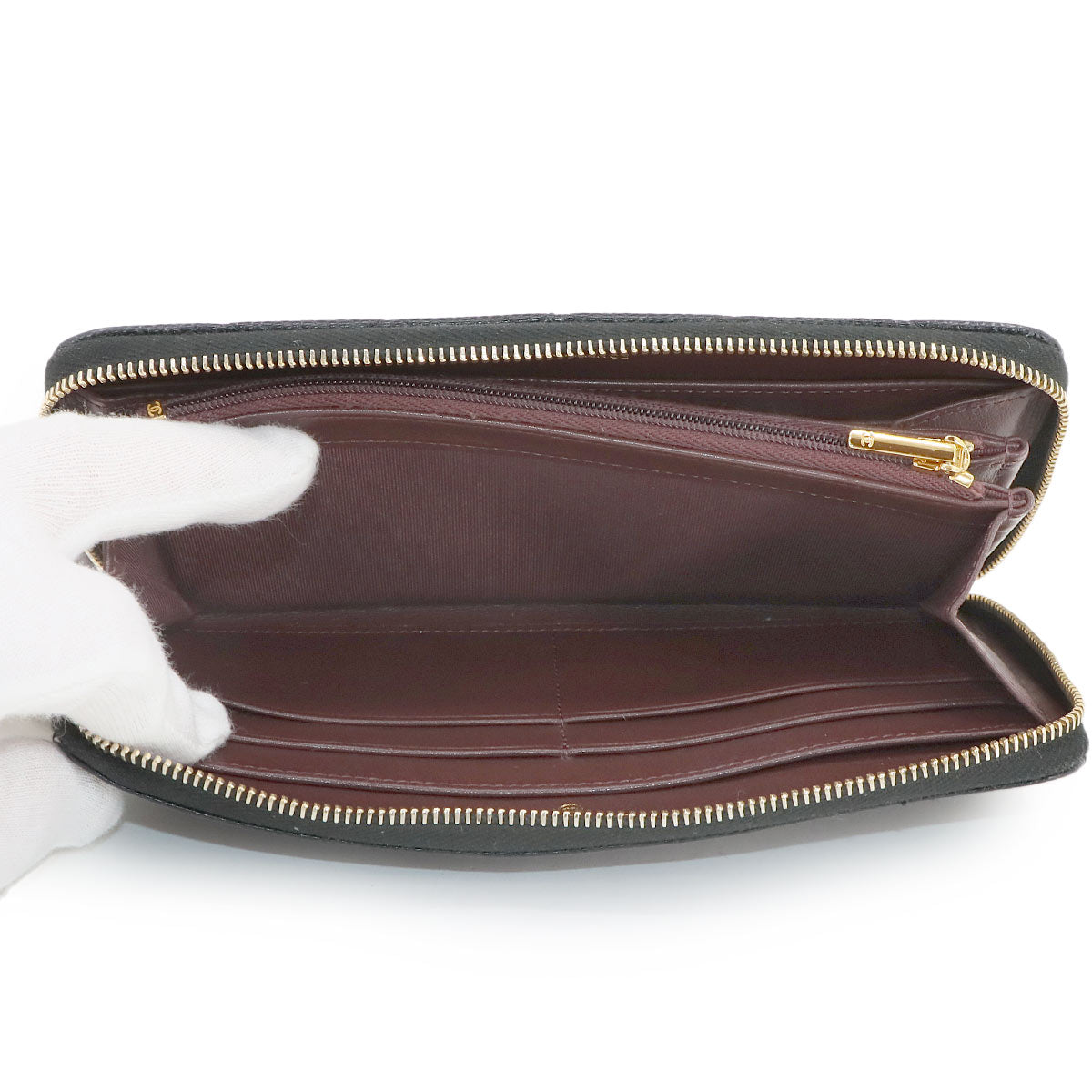 Matelasse Classic Long Zipped Wallet Leather Black AP0242
