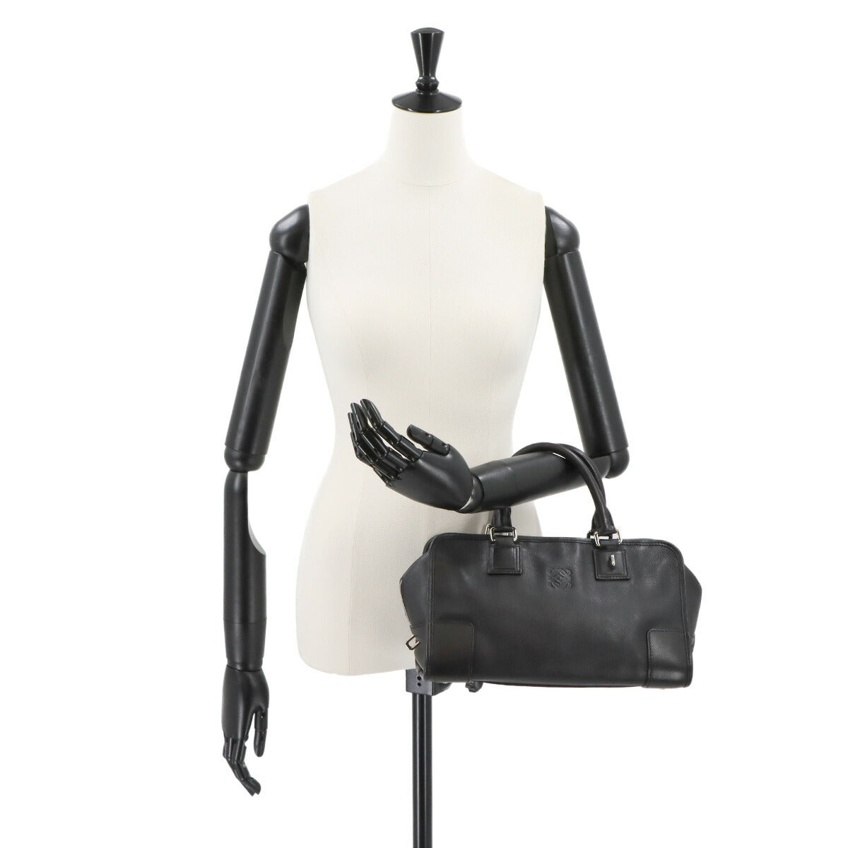 Amazona 28 Hand Bag Leather Black Anagram Purse