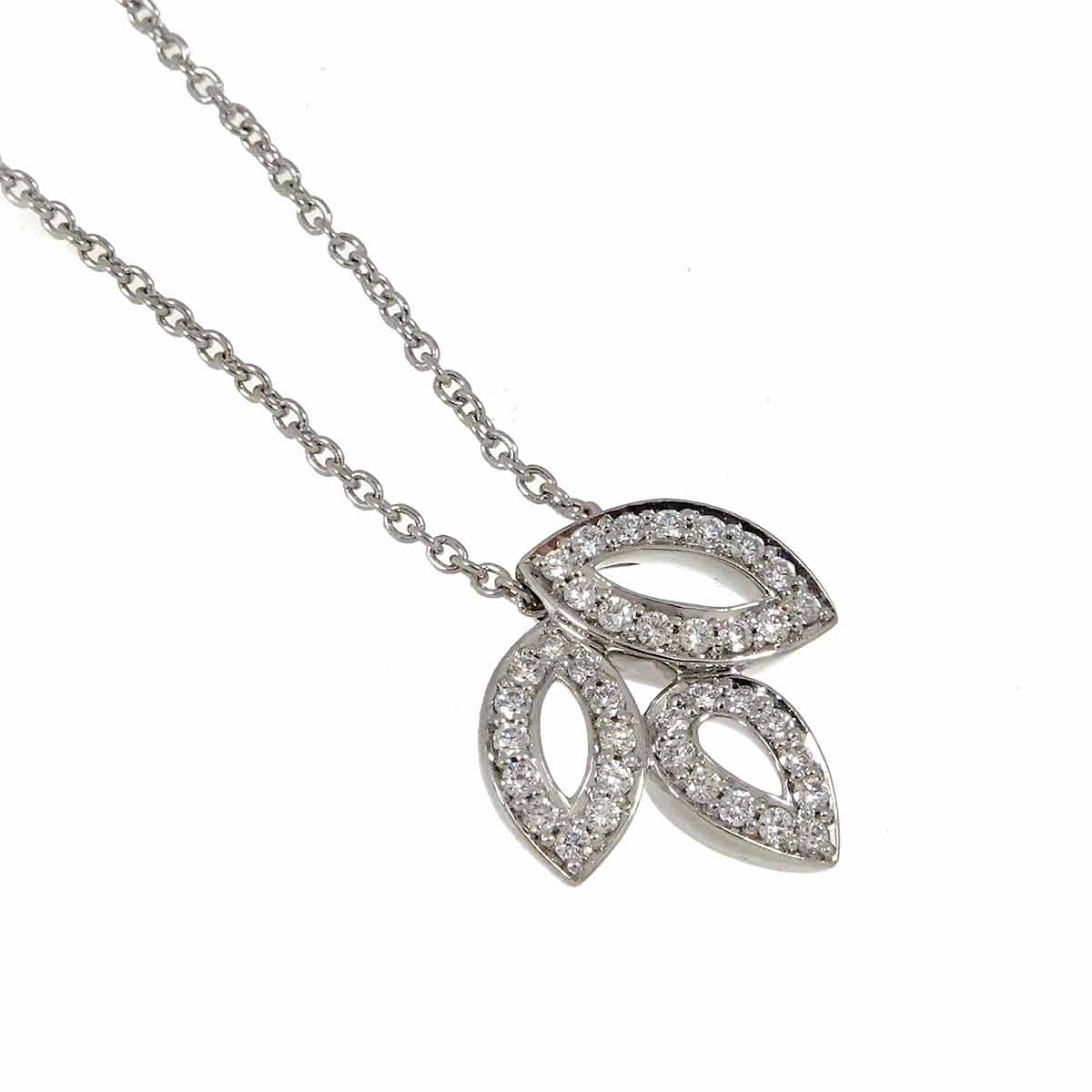 Lily Cluster Mini Diamond Necklace Pt